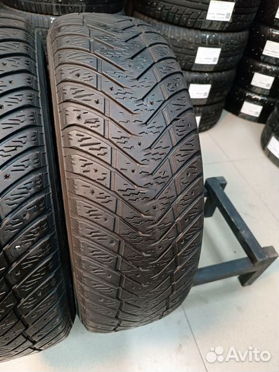 Yokohama Ice Guard IG65 215/65 R16 102T