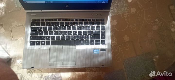 HP Elitebook core i7/12 GB/Radeon 7570/500gB