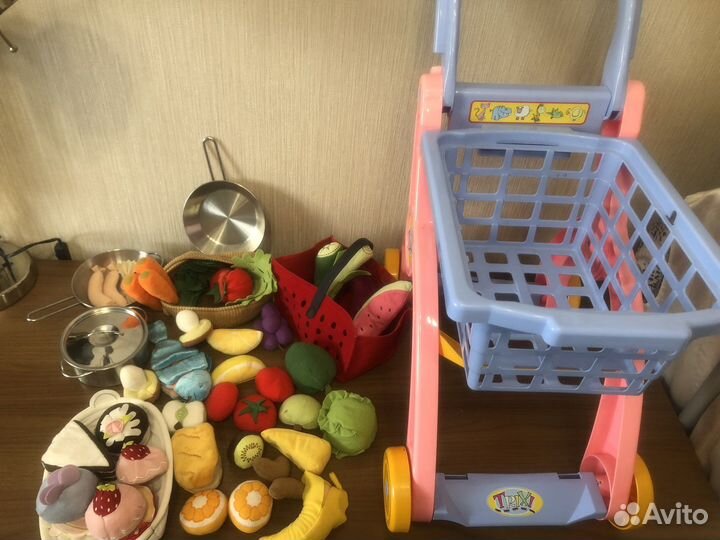 Наборы фруктов, овощей, тортов и кастрюль икеа