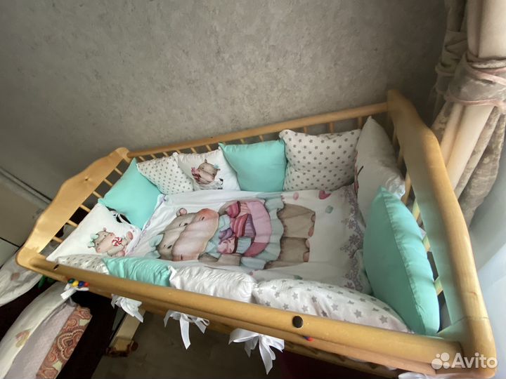 Бортики в кроватку отдам