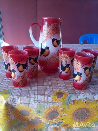 Кувшин со стаканами стекло