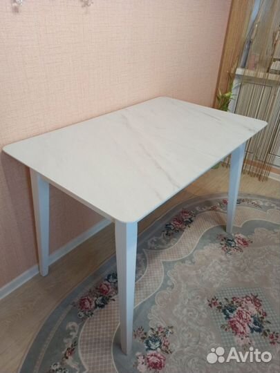 Кухонный стол новый