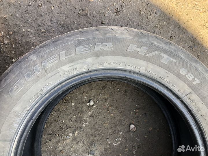 Bridgestone Dueler H/T D687 225/65 R17
