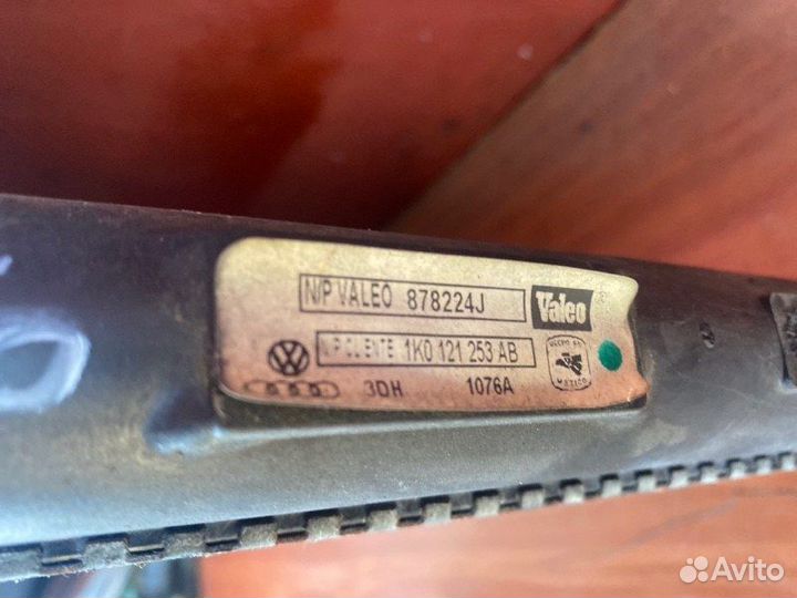 Радиатор охлаждения Vw Jetta седан BXE 2006