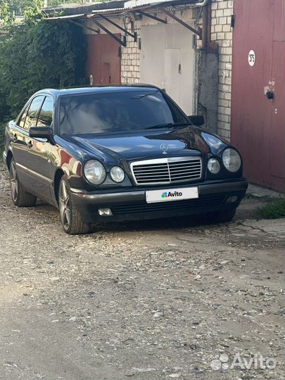 Mercedes-Benz E-класс 2.4 МТ, 1999, 289 000 км