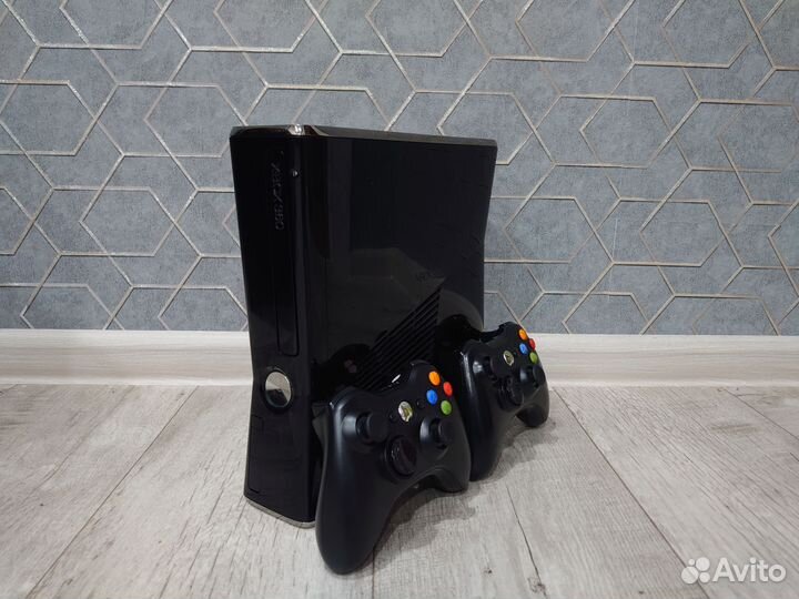 Xbox 360 Slim прошитый freeboot