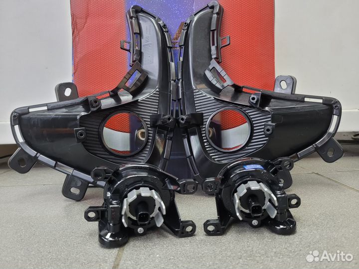 Фары противотуманные Toyota Yaris LED 2019-2023