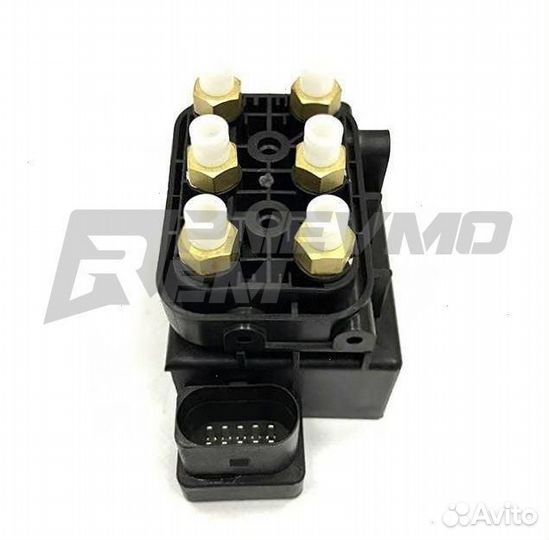 Блок клапанов пневмоподвески Porsche Cayenne