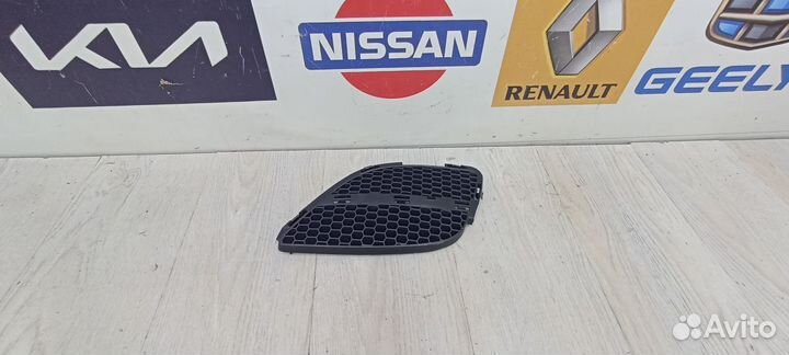 Решетка радиатора Nissan almera N16 Лев