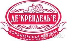 Водитель экспедитор со своим грузовым авто