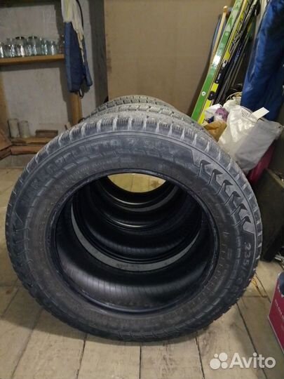 Nokian Tyres Hakkapeliitta 7 235/60 R17