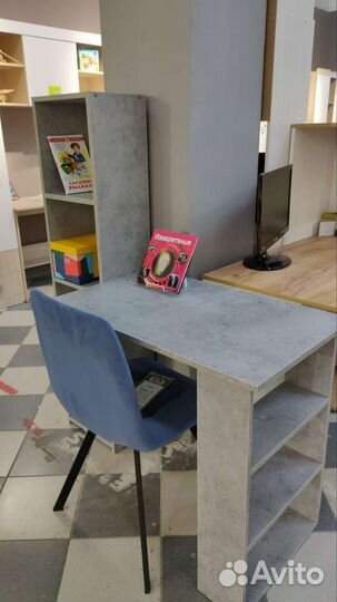 Стол. Стол письменный