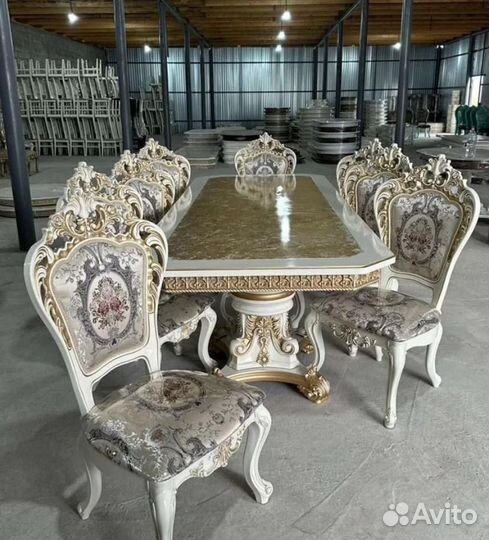 Столы и стулья