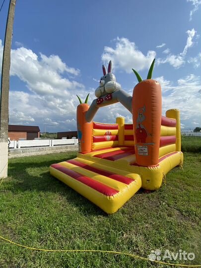 Батут надувной