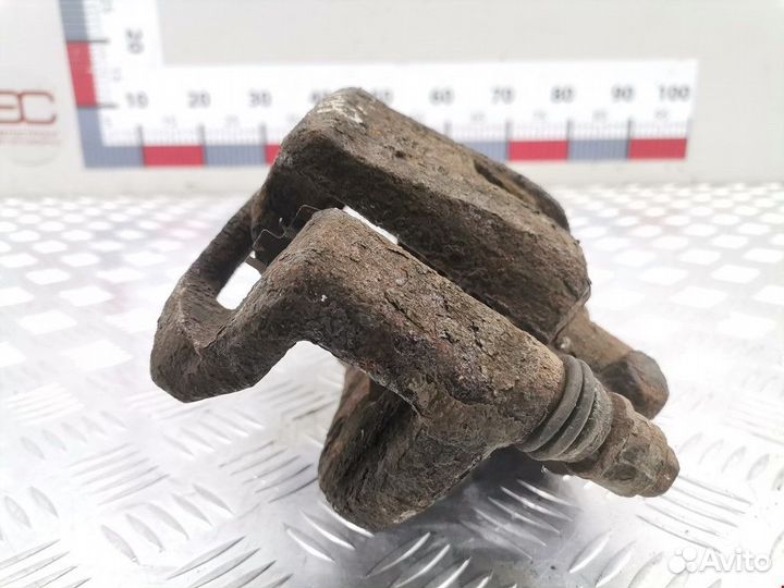 Суппорт передний правый Nissan X-Trail T30 рест