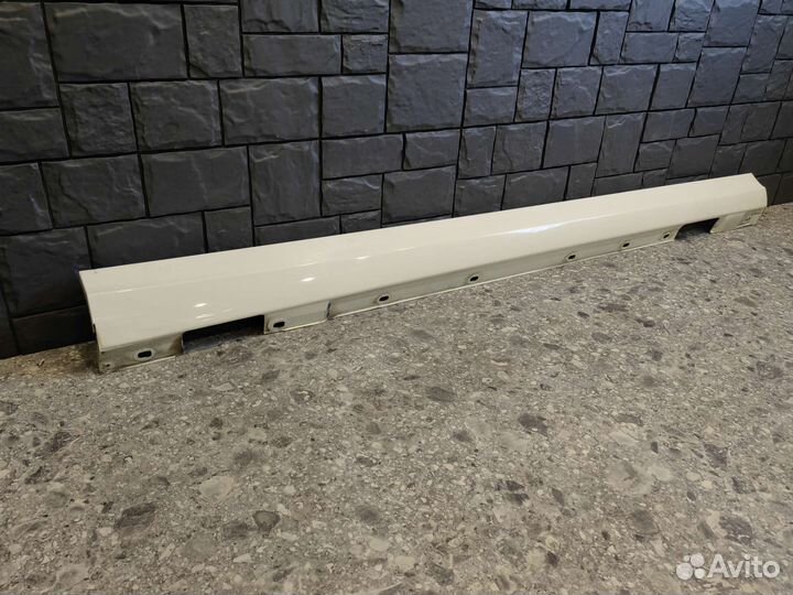 Порог правый W204