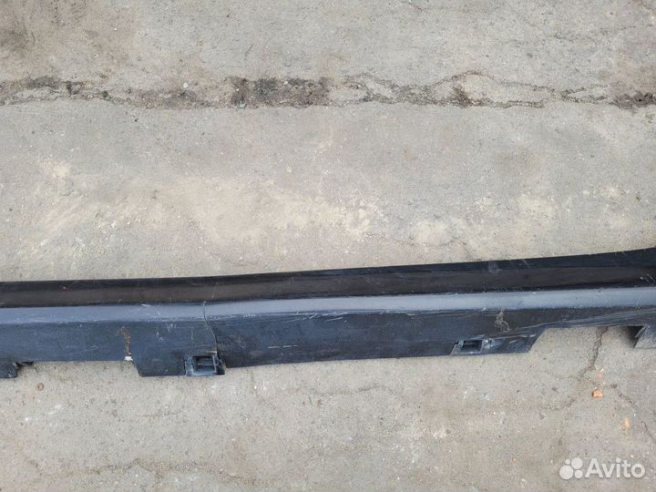 Накладка левого порога на Mazda 6GH