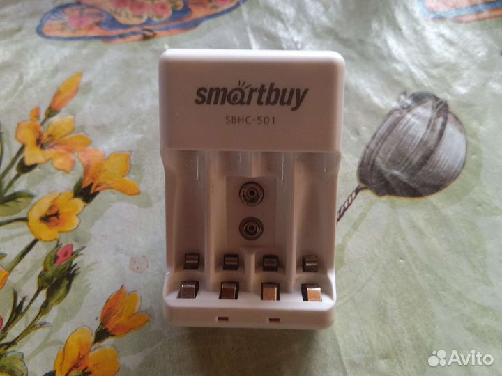 Зарядное устройство для кроны,aa и ааа аккумов