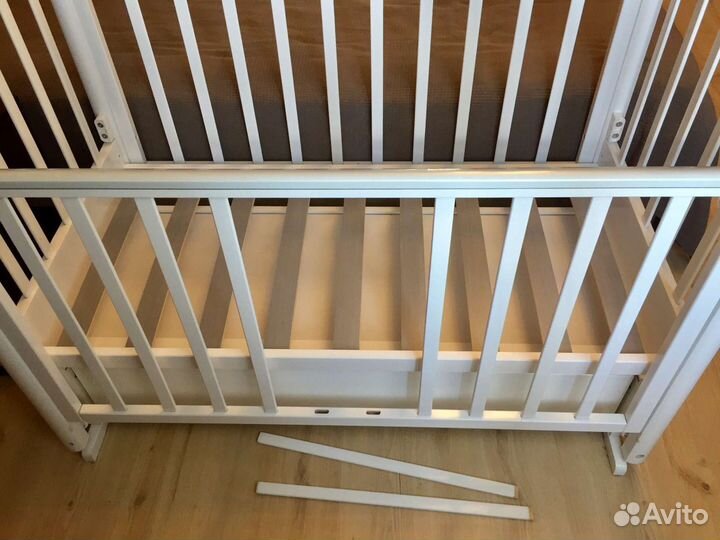 Детская кроватка с матрасом и бортиками