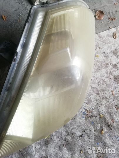 Фара передняя левая