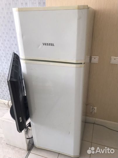 Холодильник vestel