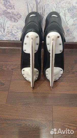 Хоккейные коньки salvo 44р