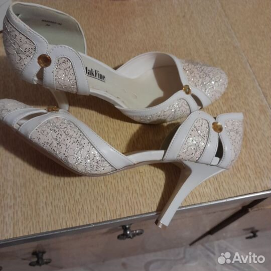 Туфли женские 39 размер новые