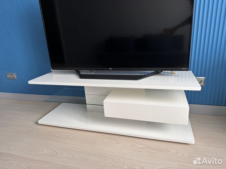 Тумба под телевизор