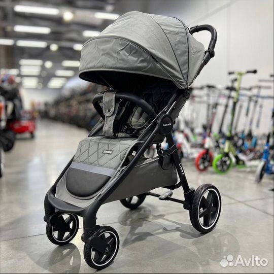 Коляска для новорождённых Luxmom