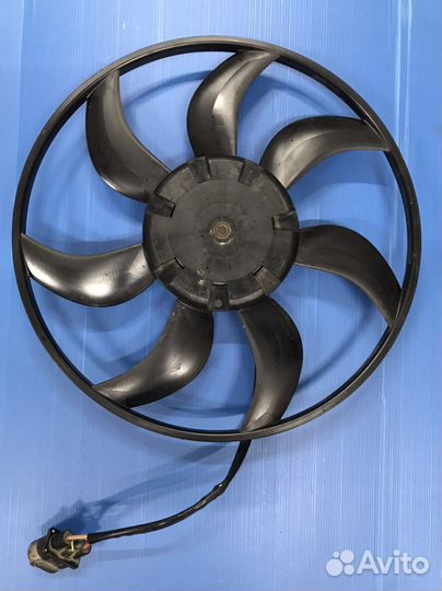 Вентилятор охлаждения радиатора Passat B8