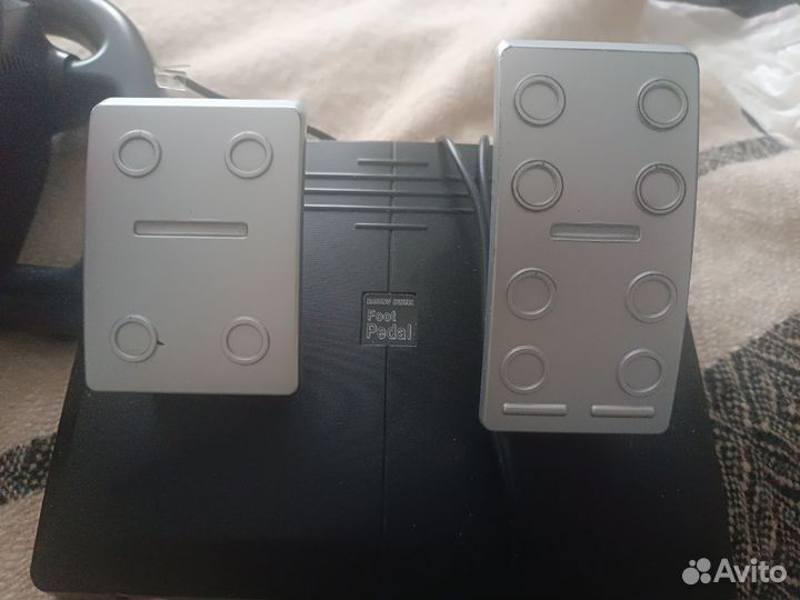 Игровой руль с педалями
