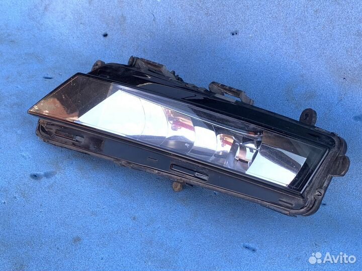 Skoda Octavia (A7) 2013-2020г фара противотуманная