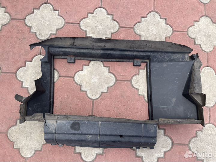 Диффузор вентилятора Mercedes W210 OM604