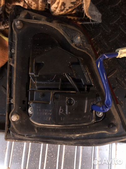 Toyota land cruiser 200 фонарь задний правый