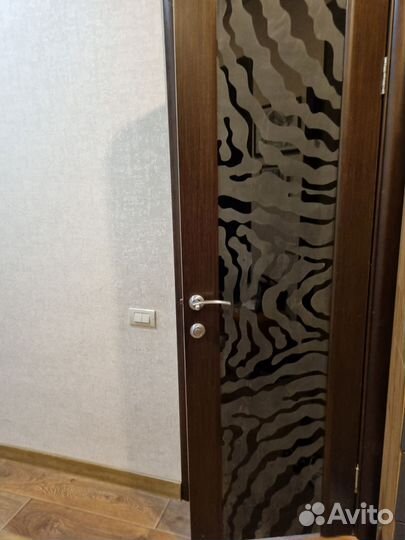 Межкомнатные двери бу с коробкой, ручкой, доборами