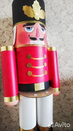 Бутафория / Щелкунчик из картона