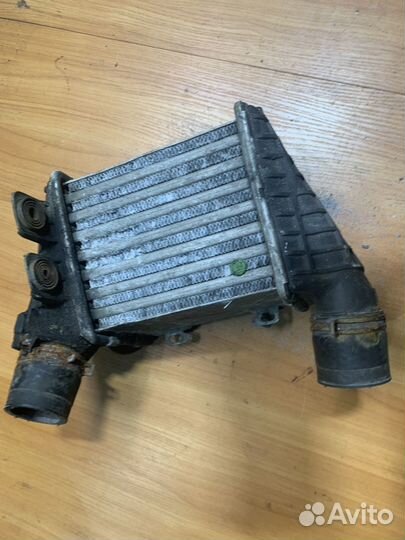 Интеркулер vw Golf 3 1h0145805b