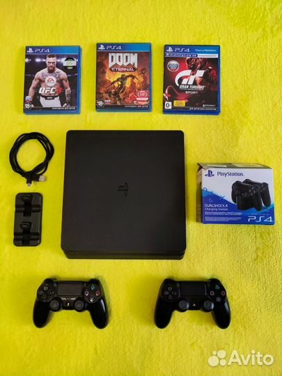Sony PS4 slim + 2 геймпада