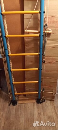 Детская шведская стенка с турником