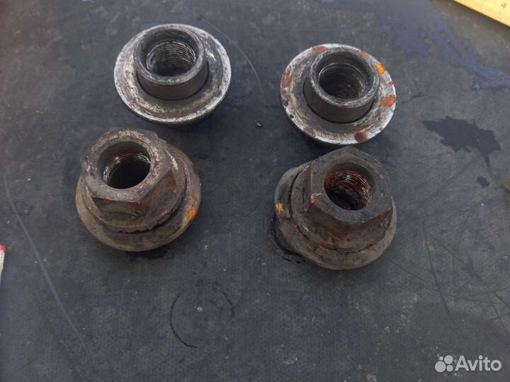 Колесные гайки