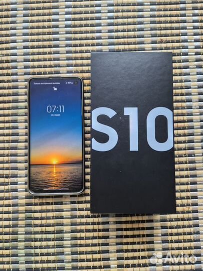 Samsung Galaxy S10, 6/128 ГБ