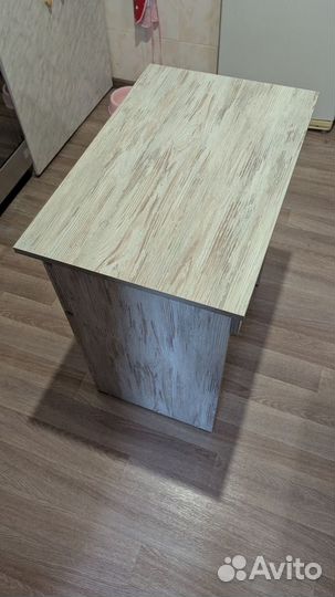 Письменный стол для работы