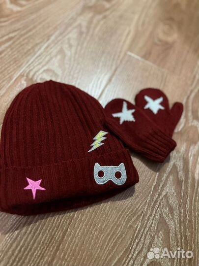 Шапка и перчатки десткие