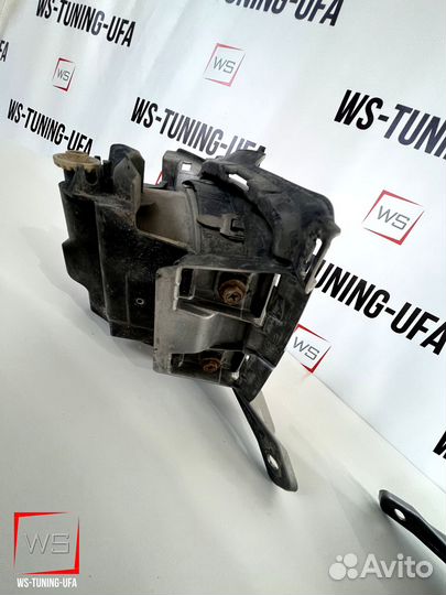 Туманка правая toyota land cruiser 200 G787