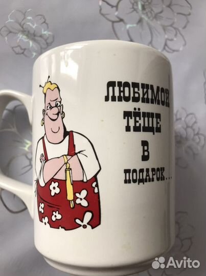 Кружки разные и сливочник Дулево