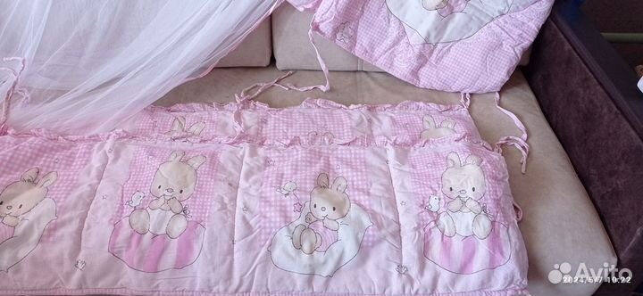 Бортики в кроватку с балдахином