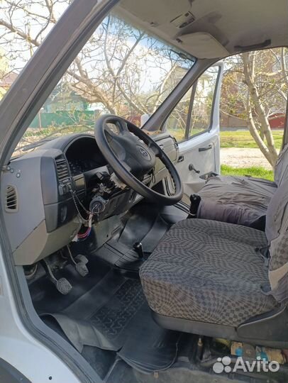 ГАЗ ГАЗель 3302 2.4 МТ, 2004, 240 000 км