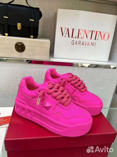 Низкие кеды Valentino Garavani с одной заклепкой