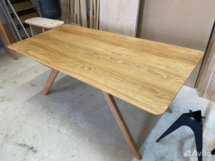 Стол обеденный (массив дуба)