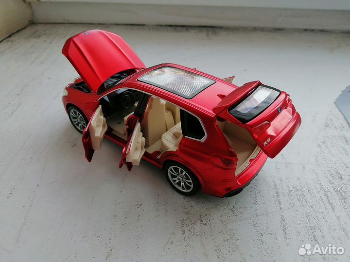 Металлическая машинка BMW X5